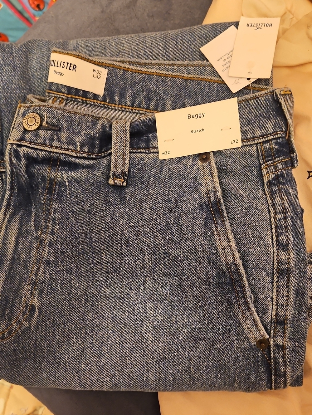 Hollister Women’s Baggy Stretch Jeans - Medium Blue Denim